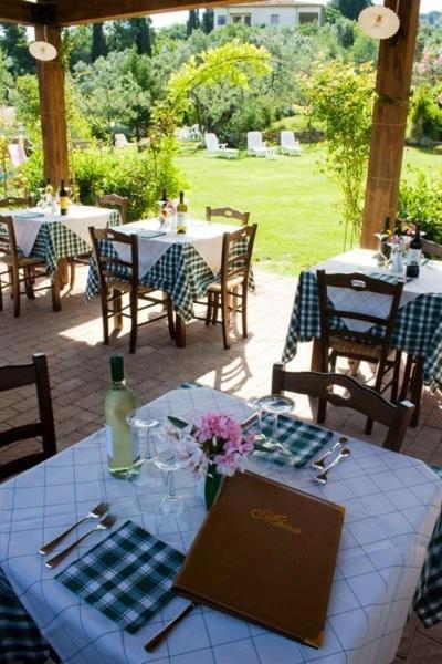 קסטנייטו קרדוצ'י Carlo'S Hotel מראה חיצוני תמונה