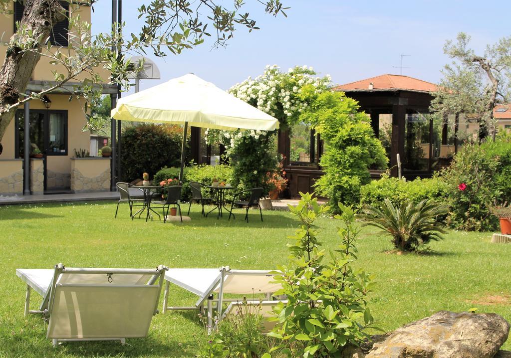 קסטנייטו קרדוצ'י Carlo'S Hotel מראה חיצוני תמונה