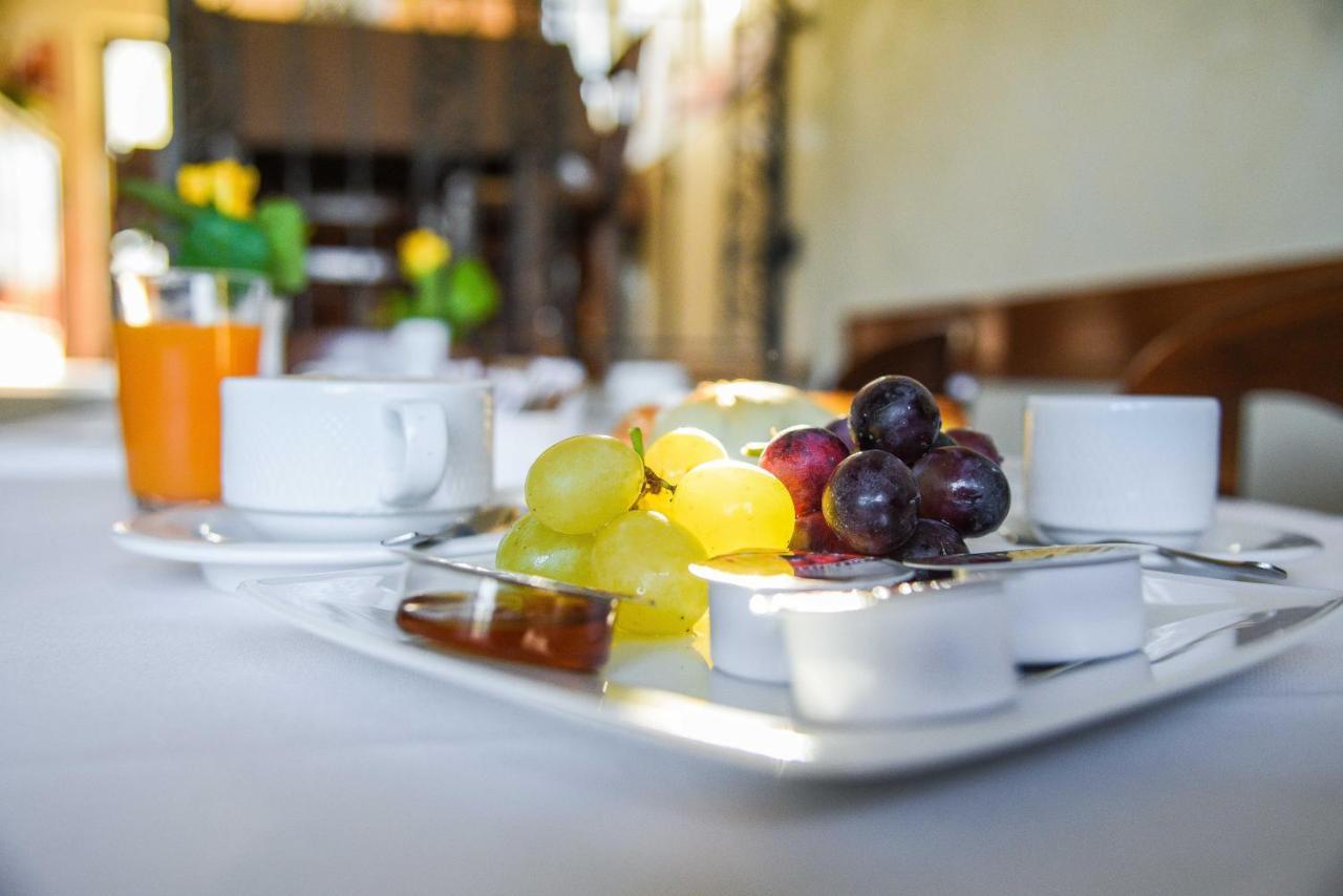 קסטנייטו קרדוצ'י Carlo'S Hotel מראה חיצוני תמונה